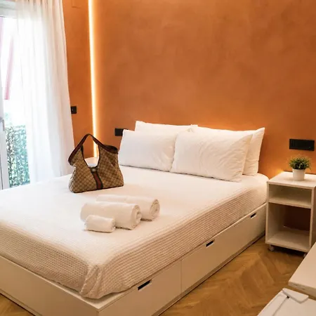 Da Aulisio Bed and Breakfast Πέστουμ